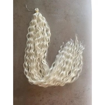 Szintetikus póthaj krémfehér A/1  hullámos(brazil) 100gr /70-75cm (12)