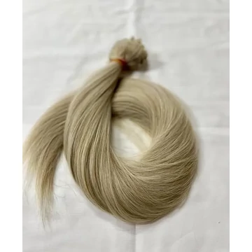 Bézses, enyhén melíros vasalható I. osztályú csatos 60cm szintetikus haj (37)