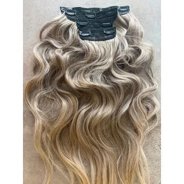 Hamvas 8-as szőke-szőke hullámos vasalható I. osztályú csatos, szintetikus haj 58-60cm 170-200 gr (57)