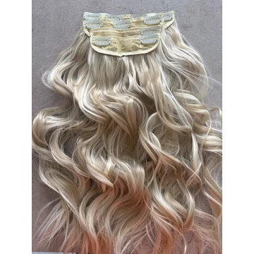 Hamvas és platina szőke, melíros hullámos vasalható I. osztályú csatos, szintetikus haj. 50-55cm 180-200gr (64)