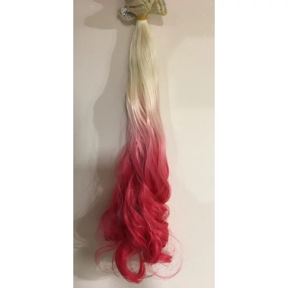 Platina-rózsaszín ombre vasalható csatos, hullámos szintetikus haj ~55-58cm(kihúzva) (20)