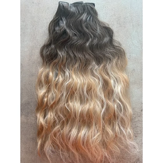 7-es barna, két féle szőke, ombre, hullámos vasalható I. osztályú csatos, szintetikus haj 55cm 180-200gr (67)