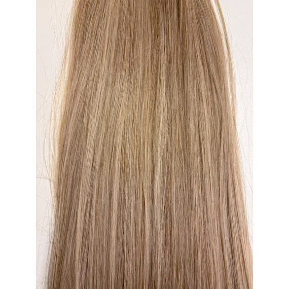 Bézs szőke meliros egyenes I. osztályú vasalható szintetikus copf 60cm (31)