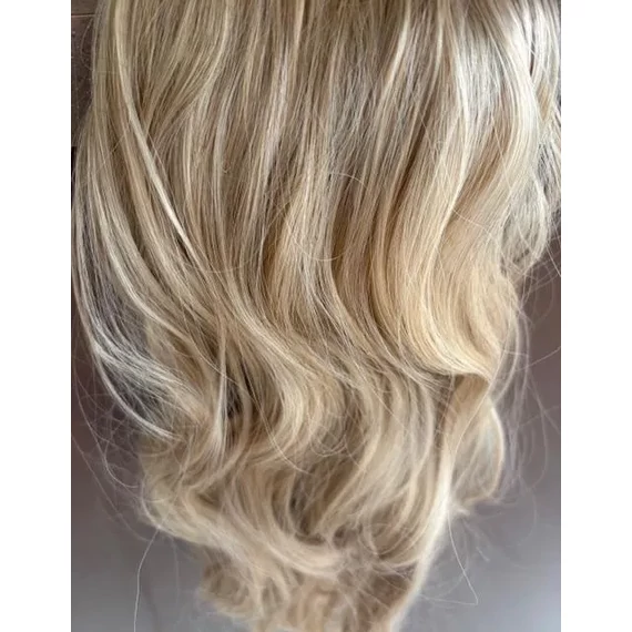 Hamvas bézses hullámos vasalható I. osztályú csatos 50-55cm szintetikus haj (44)