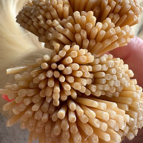 Platina szőke, tincses 60-65cm 100% eredeti emberi haj/1gr