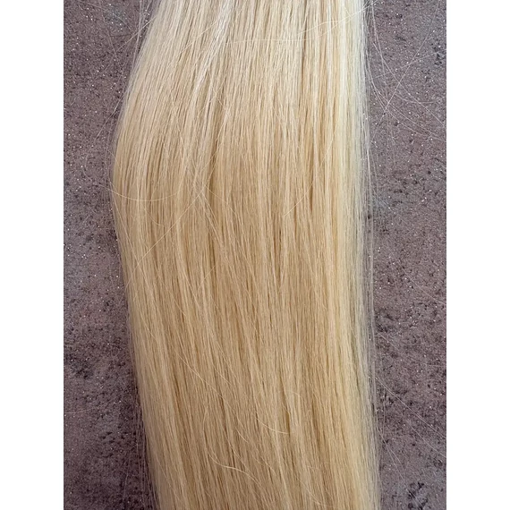 Enyhén hamvas platina szőke tresszelt 45cm 100% eredeti emberi haj/1gr
