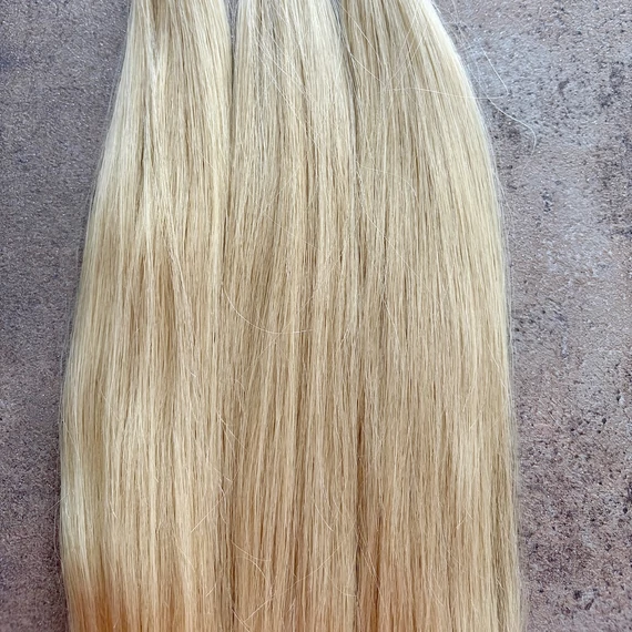 Hamvas platina szőke tape-in (ragasztócsíkos) eredeti haj 60-65 cm/1pár (2db)