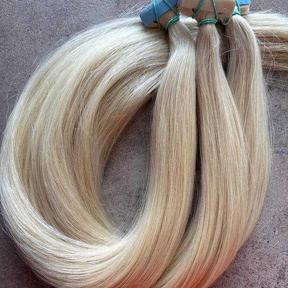 Hamvas platina szőke tape-in (ragasztócsíkos) eredeti haj 60-65 cm/1pár (2db)
