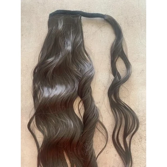 Sötétbarna hullámos vasalható szintetikus copf 55cm (26)