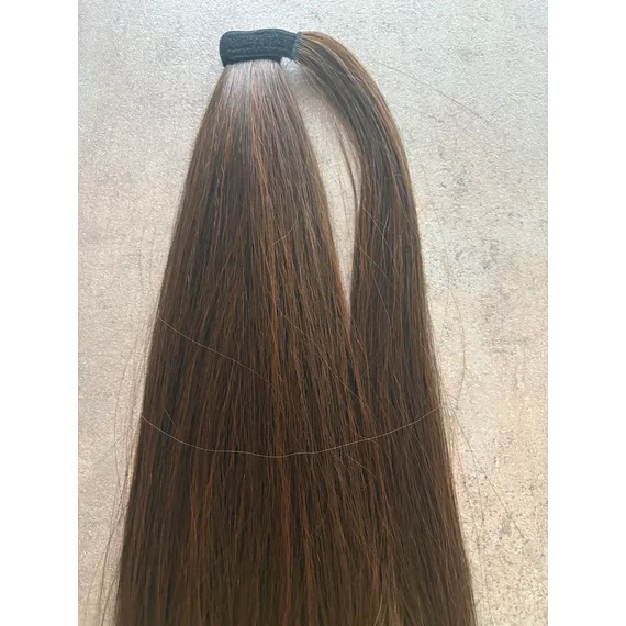 Gesztenye színű, enyhén sötét szálakkal melíros, egyenes I. osztályú vasalható szintetikus copf 60cm (34)