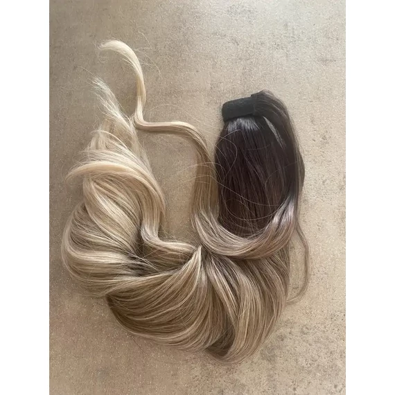 Ombre vasalható I. osztályú, hullámos 55-60 cm szintetikus copf (5)